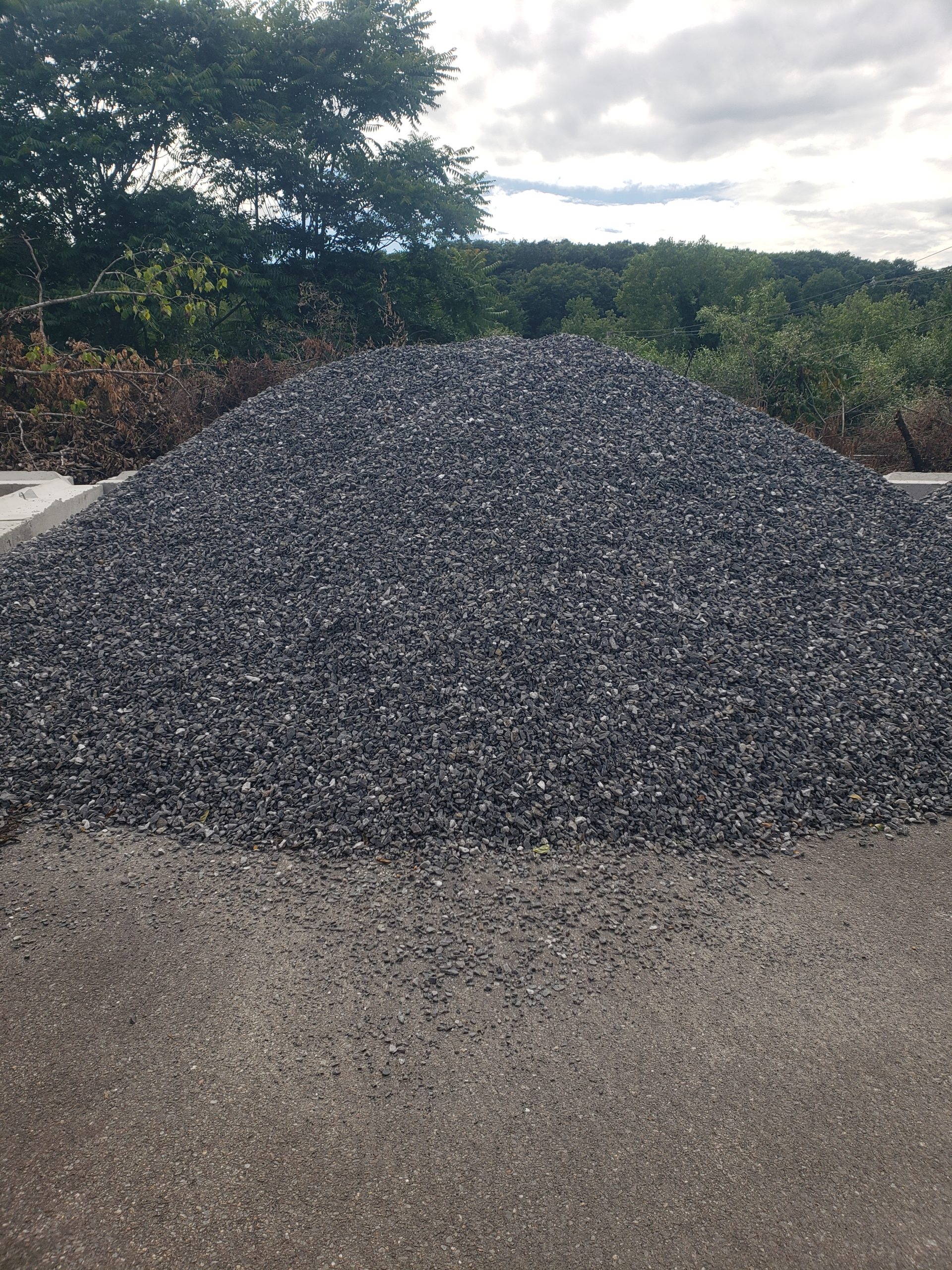3/4" Crushed Stone - (Drainage/Quarry/Crushed Stone 3/4") - Image 2