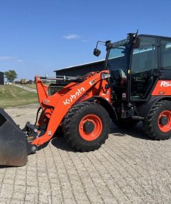 Front End Loader 10,500Lbs - Kubota R540 Front End Loader with Enclosed Cab with Heat & A/C (1 Yard Bucket)